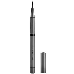 Burberry Effortless Liquid Eyeliner in No.01 Jet Black